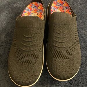 Revitalign- Women's Slip-On Shoes - Black